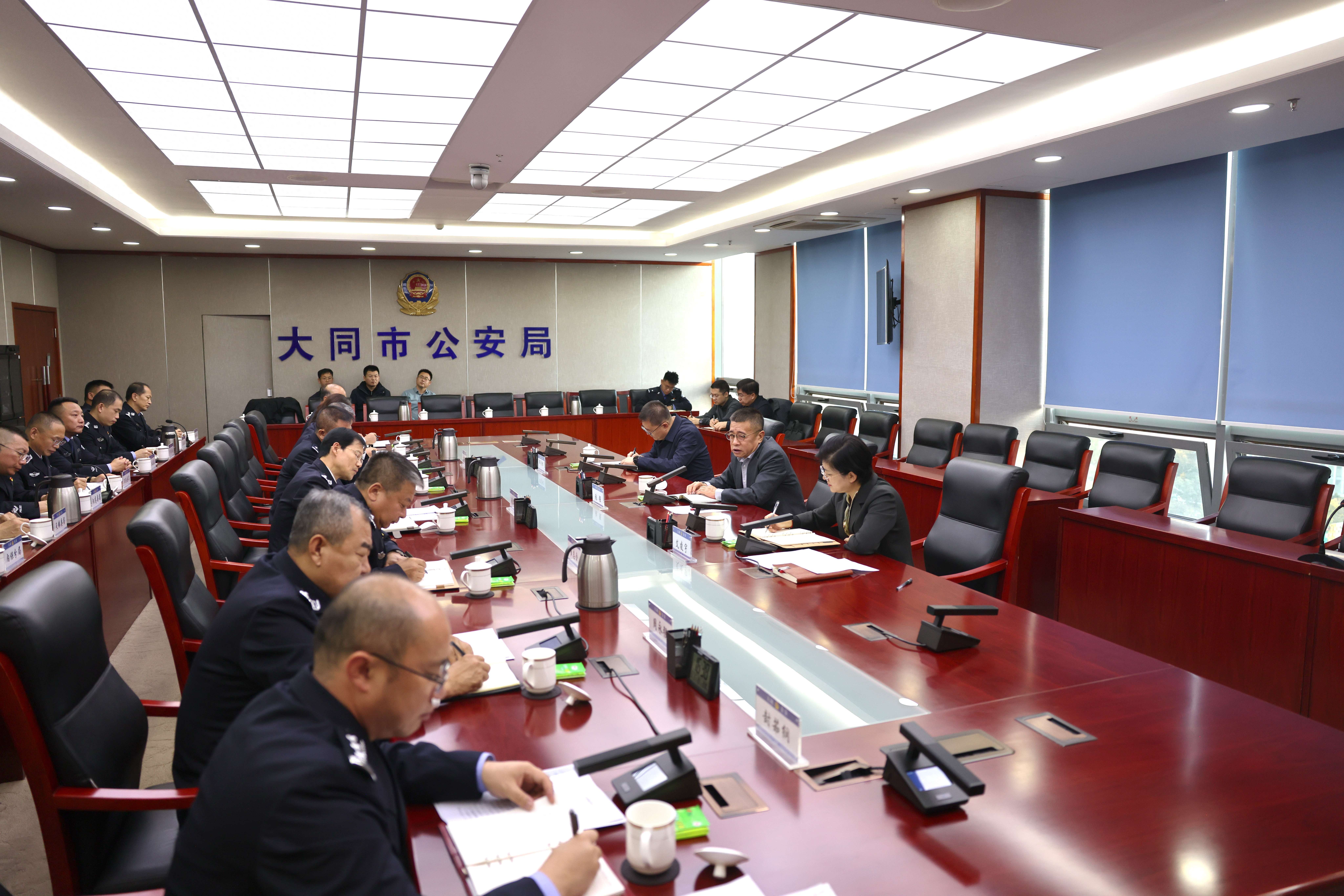 圖為市委書記張強在市公安局主持召開座談會。市公安局供圖